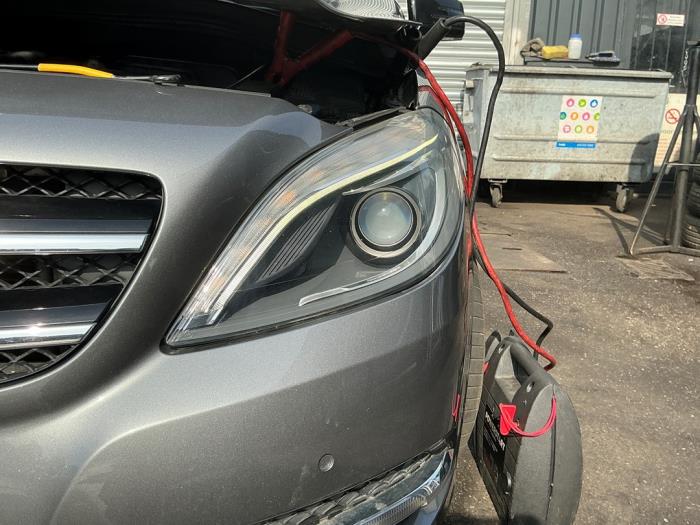 Mercedes B 1.8 B-180 CDI BlueEFFICIENCY 16V Salvage vehicle (2013, Gray, Mousey)