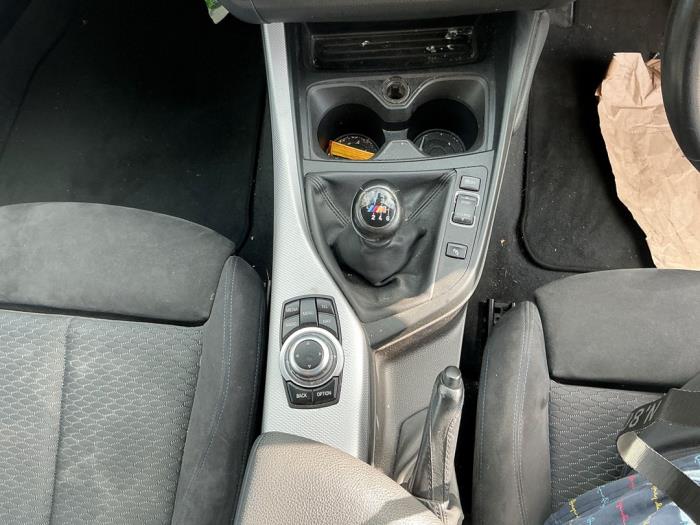 BMW 1 serie 116d 1.5 12V TwinPower Vehículo de desguace (2016, Metálico, Negro)