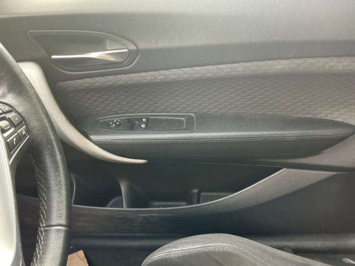 BMW 1 serie 116d 1.5 12V TwinPower Vehículo de desguace (2016, Metálico, Negro)