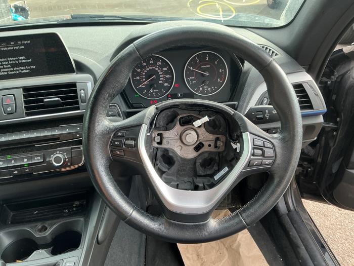 BMW 1 serie 116d 1.5 12V TwinPower Vehículo de desguace (2016, Metálico, Negro)