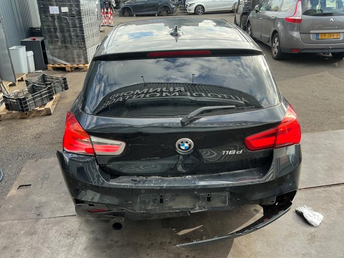 BMW 1 serie 116d 1.5 12V TwinPower Vehículo de desguace (2016, Metálico, Negro)