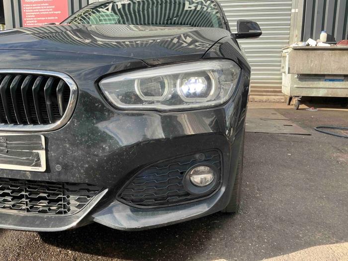 BMW 1 serie 116d 1.5 12V TwinPower Vehículo de desguace (2016, Metálico, Negro)