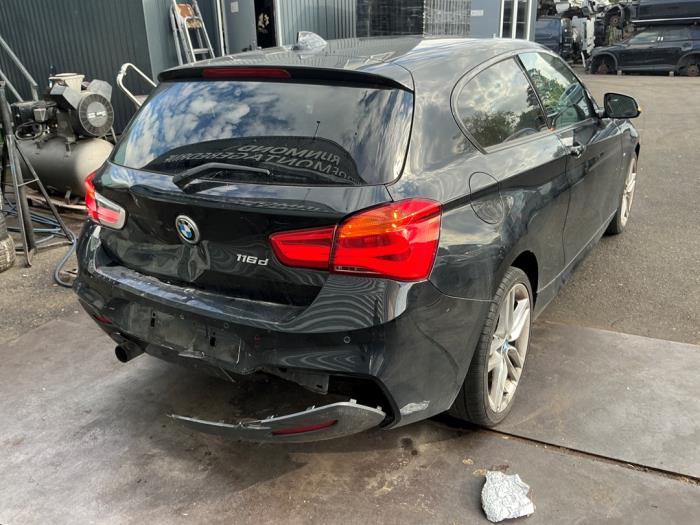 BMW 1 serie 116d 1.5 12V TwinPower Vehículo de desguace (2016, Metálico, Negro)