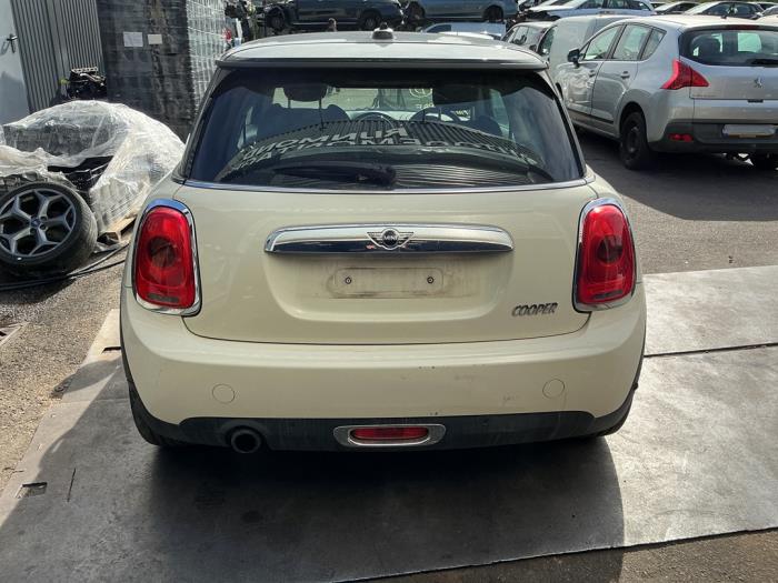 Mini Mini 1.5 12V Cooper Samochód złomowany (2015, Jasny, Kremowy, Bialy)