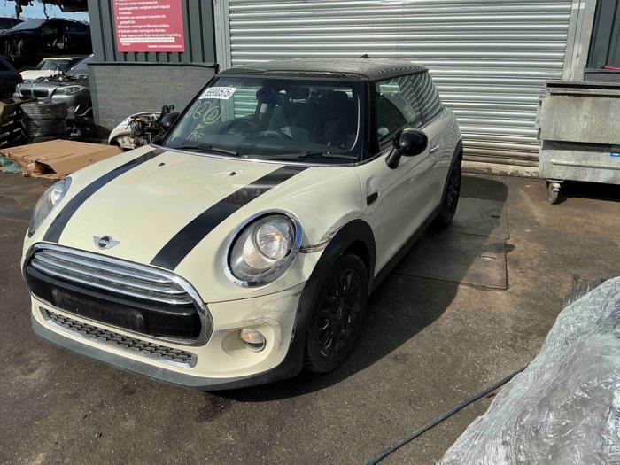 Mini Mini 1.5 12V Cooper Samochód złomowany (2015, Jasny, Kremowy, Bialy)