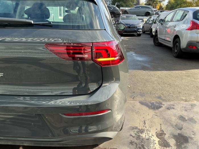 Volkswagen Golf VIII 1.5 eTSI 16V Skrotfordon (2024, GRIJS DONKER GRIJS)