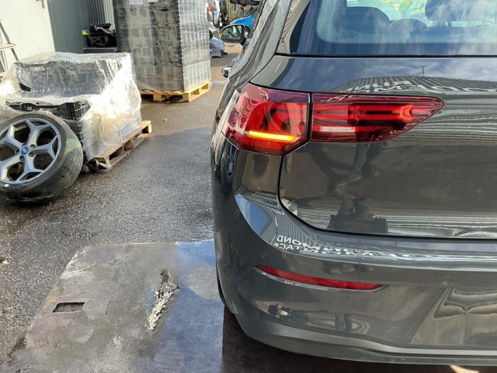 Volkswagen Golf VIII 1.5 eTSI 16V Skrotfordon (2024, GRIJS DONKER GRIJS)