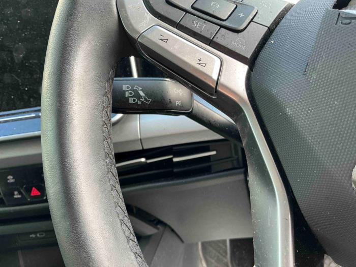 Volkswagen Golf VIII 1.5 eTSI 16V Skrotfordon (2024, GRIJS DONKER GRIJS)