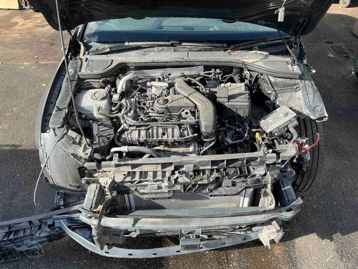 Volkswagen Golf VIII 1.5 eTSI 16V Skrotfordon (2024, GRIJS DONKER GRIJS)