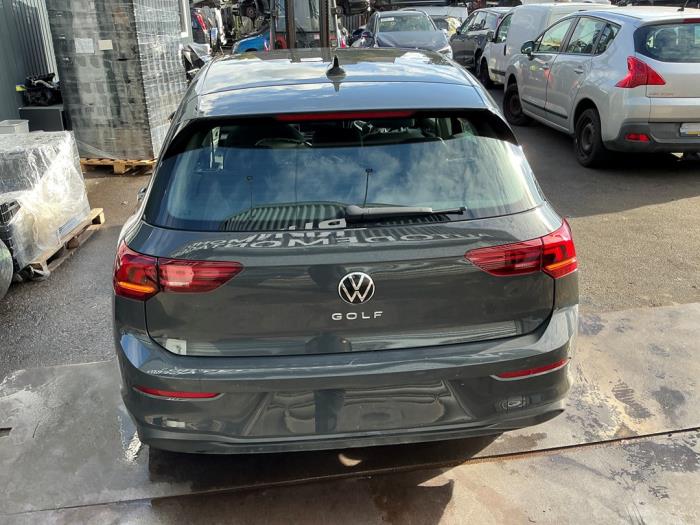 Volkswagen Golf VIII 1.5 eTSI 16V Skrotfordon (2024, GRIJS DONKER GRIJS)