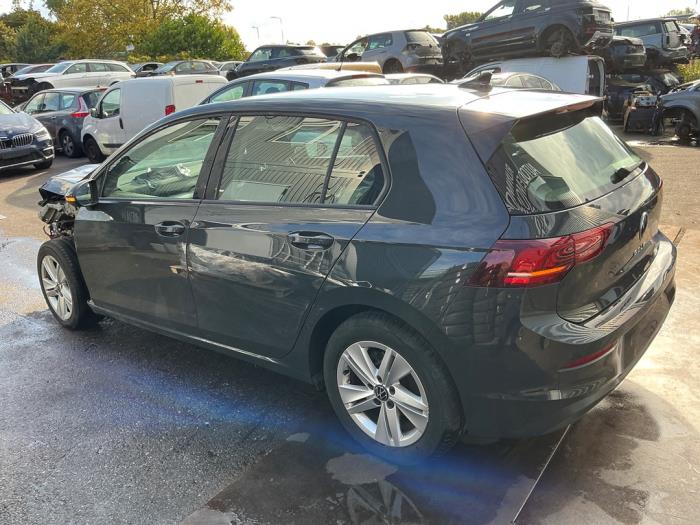 Volkswagen Golf VIII 1.5 eTSI 16V Skrotfordon (2024, GRIJS DONKER GRIJS)