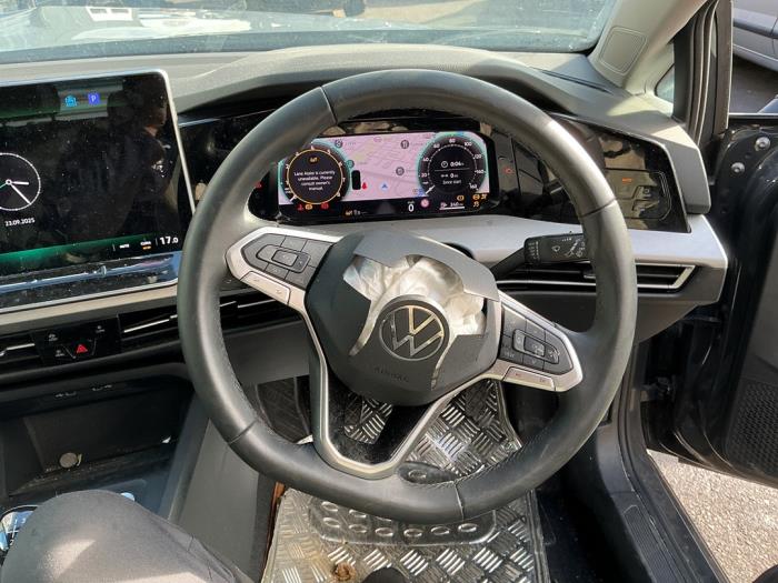Volkswagen Golf VIII 1.5 eTSI 16V Skrotfordon (2024, GRIJS DONKER GRIJS)