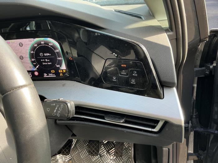 Volkswagen Golf VIII 1.5 eTSI 16V Skrotfordon (2024, GRIJS DONKER GRIJS)