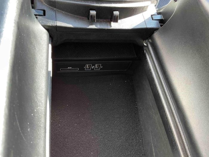 Mercedes C Estate C-180 1.6 16V BlueEfficiency Schrottauto (2017, Metallic, Schwarz)
