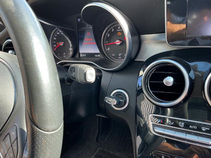 Mercedes C Estate C-180 1.6 16V BlueEfficiency Schrottauto (2017, Metallic, Schwarz)