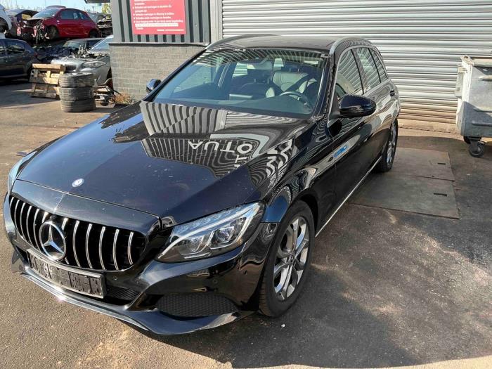 Mercedes C Estate C-180 1.6 16V BlueEfficiency Schrottauto (2017, Metallic, Schwarz)