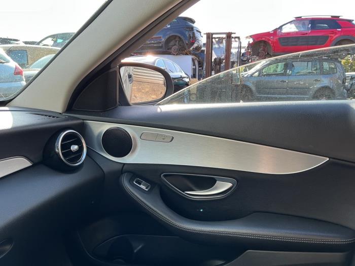 Mercedes C Estate C-180 1.6 16V BlueEfficiency Schrottauto (2017, Metallic, Schwarz)