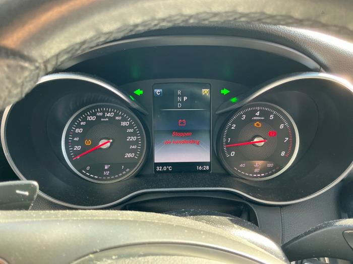 Mercedes C Estate C-180 1.6 16V BlueEfficiency Schrottauto (2017, Metallic, Schwarz)