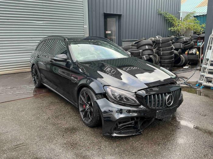 Mercedes C Estate AMG C-63 AMG 4.0 V8 Biturbo Skadat fordon (2017, ZWART METALLIC ZWART)