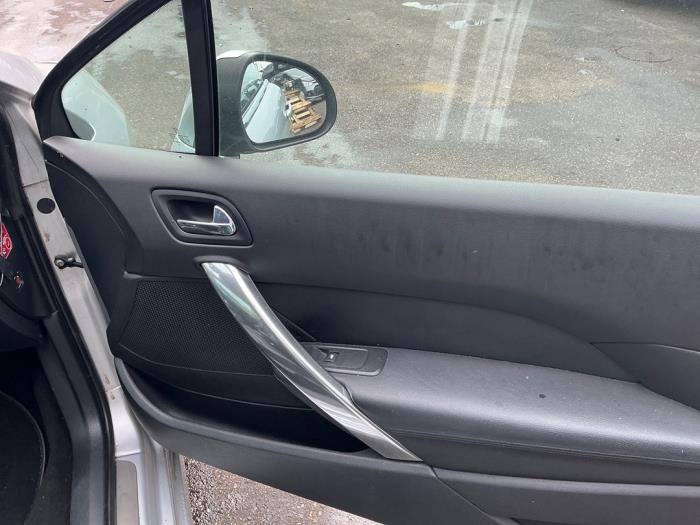 Peugeot 308 CC 1.6 16V THP 150 Skrotfordon (2009, ZILVERGRIJS GRIJS)