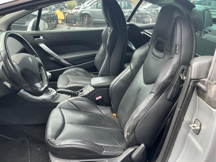 Peugeot 308 CC 1.6 16V THP 150 Skrotfordon (2009, ZILVERGRIJS GRIJS)