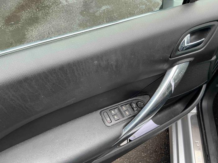 Peugeot 308 CC 1.6 16V THP 150 Skrotfordon (2009, ZILVERGRIJS GRIJS)