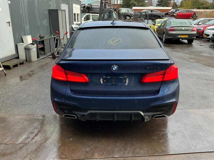 BMW 5 serie 530d 3.0 TwinPower Turbo 24V Skrotfordon (2018, BLAUW DONKER BLAUW)