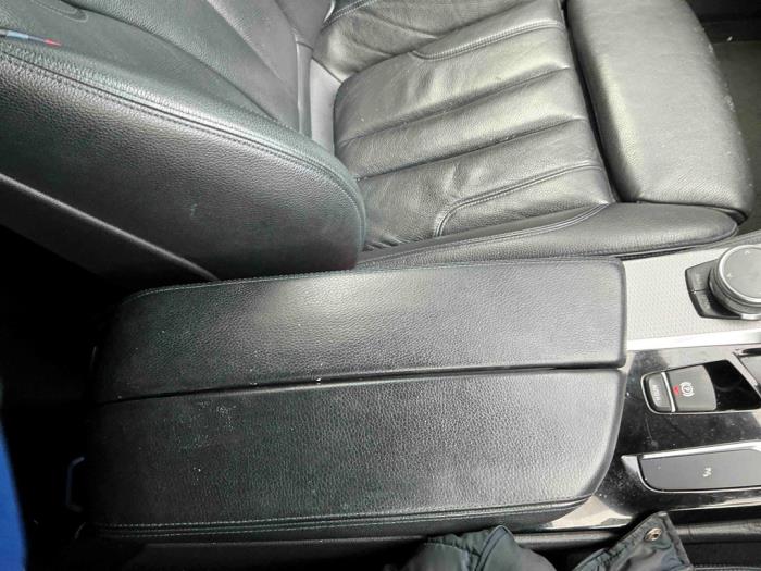 BMW 5 serie 530d 3.0 TwinPower Turbo 24V Skrotfordon (2018, BLAUW DONKER BLAUW)