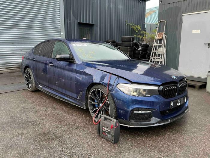 BMW 5 serie 530d 3.0 TwinPower Turbo 24V Skrotfordon (2018, BLAUW DONKER BLAUW)
