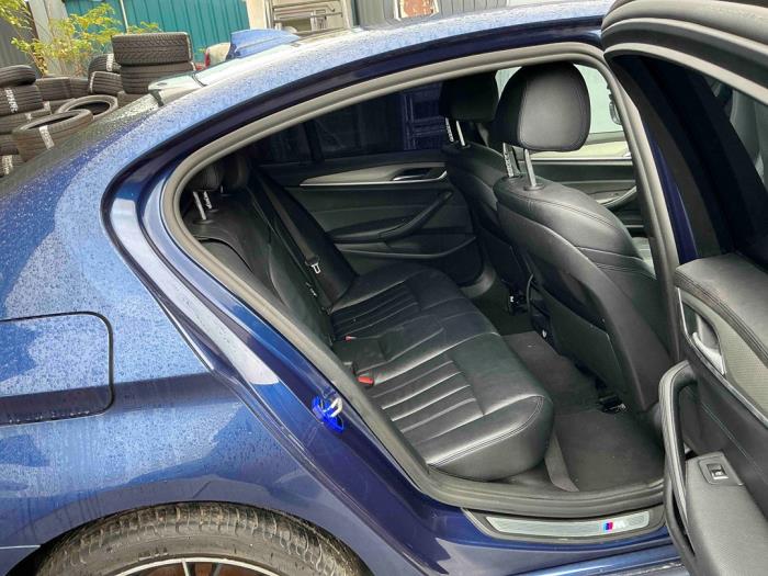 BMW 5 serie 530d 3.0 TwinPower Turbo 24V Skrotfordon (2018, BLAUW DONKER BLAUW)