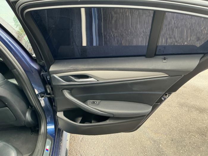 BMW 5 serie 530d 3.0 TwinPower Turbo 24V Skrotfordon (2018, BLAUW DONKER BLAUW)