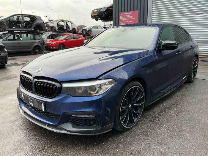 BMW 5 serie 530d 3.0 TwinPower Turbo 24V Skrotfordon (2018, BLAUW DONKER BLAUW)