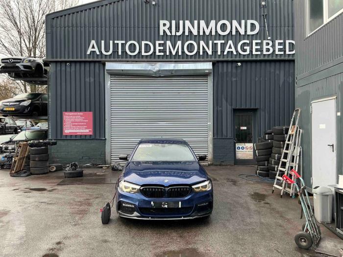 BMW 5 serie 530d 3.0 TwinPower Turbo 24V Skrotfordon (2018, BLAUW DONKER BLAUW)