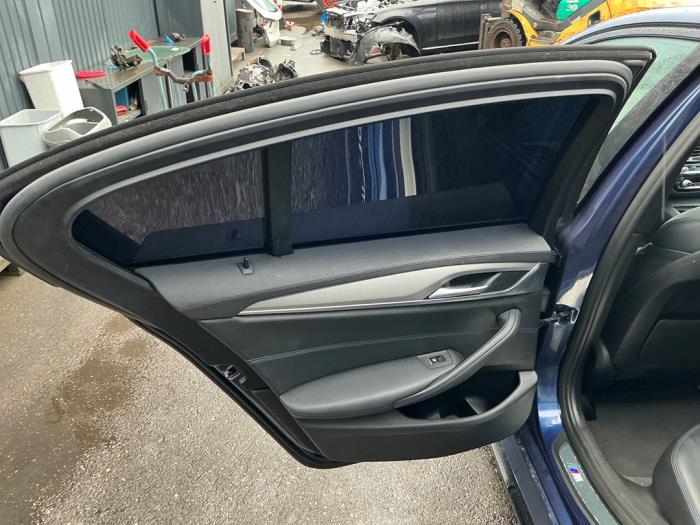 BMW 5 serie 530d 3.0 TwinPower Turbo 24V Skrotfordon (2018, BLAUW DONKER BLAUW)