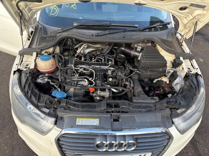 Audi A1 Sportback 1.6 TDI 16V Vehículo de desguace (2013, Blanco)