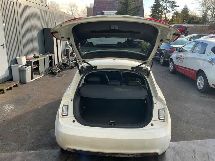 Audi A1 Sportback 1.6 TDI 16V Vehículo de desguace (2013, Blanco)