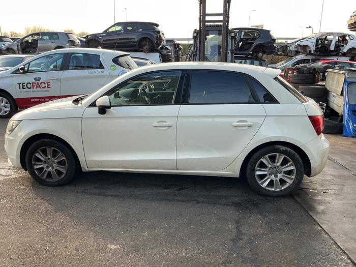 Audi A1 Sportback 1.6 TDI 16V Vehículo de desguace (2013, Blanco)