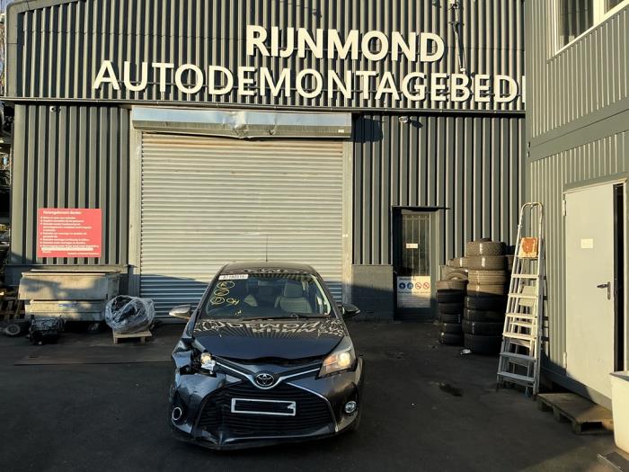 Toyota Yaris III 1.33 16V Dual VVT-I Épave (2016, Gris, Gris souris)