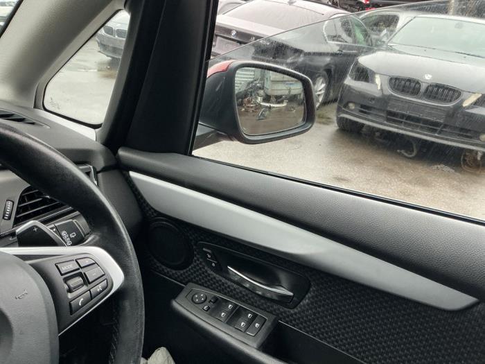 BMW 2 serie Active Tourer 220i 2.0 TwinPower Turbo 16V Vehículo de desguace (2018, Rojo)