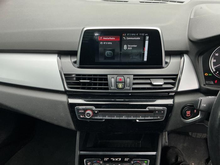 BMW 2 serie Active Tourer 220i 2.0 TwinPower Turbo 16V Vehículo de desguace (2018, Rojo)