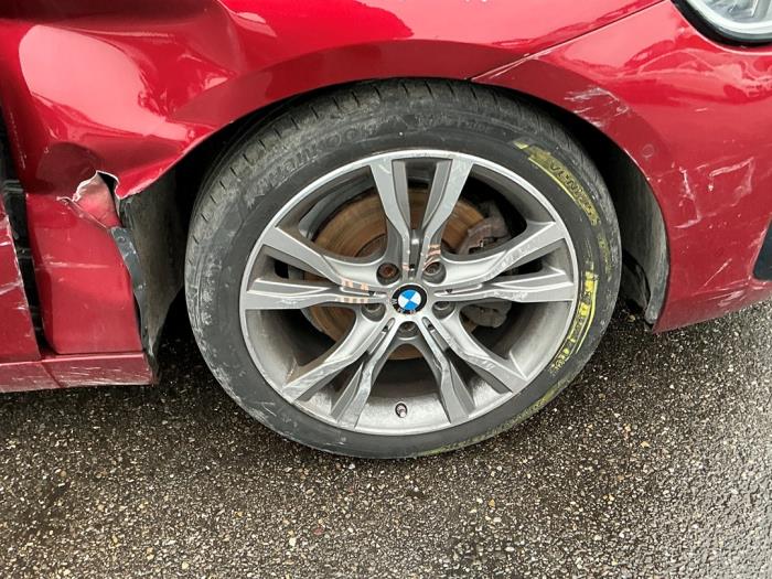 BMW 2 serie Active Tourer 220i 2.0 TwinPower Turbo 16V Vehículo de desguace (2018, Rojo)