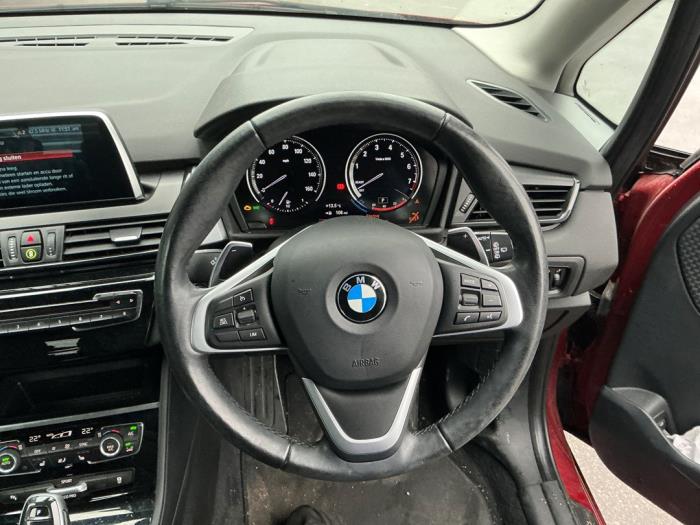 BMW 2 serie Active Tourer 220i 2.0 TwinPower Turbo 16V Vehículo de desguace (2018, Rojo)