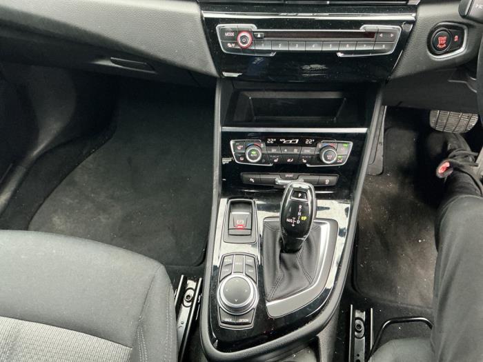 BMW 2 serie Active Tourer 220i 2.0 TwinPower Turbo 16V Vehículo de desguace (2018, Rojo)