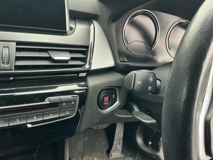 BMW 2 serie Active Tourer 220i 2.0 TwinPower Turbo 16V Vehículo de desguace (2018, Rojo)
