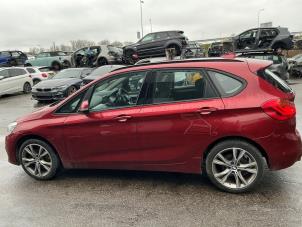 BMW 2 serie Active Tourer 220i 2.0 TwinPower Turbo 16V Vehículo de desguace (2018, Rojo)
