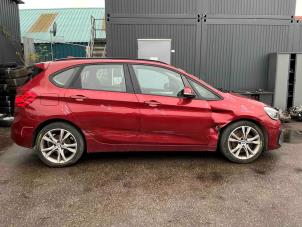 BMW 2 serie Active Tourer 220i 2.0 TwinPower Turbo 16V Vehículo de desguace (2018, Rojo)