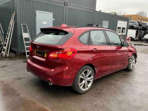 BMW 2 serie Active Tourer 220i 2.0 TwinPower Turbo 16V Vehículo de desguace (2018, Rojo)
