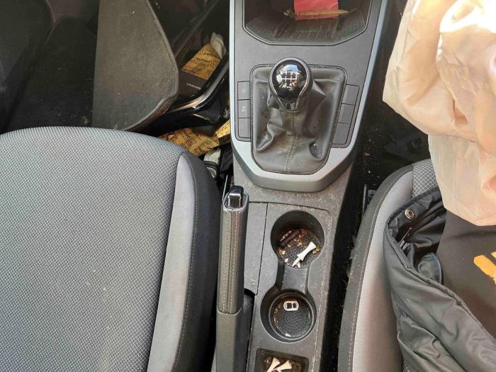 Seat Arona 1.0 TSI 12V Skrotfordon (2021, BLAUW)