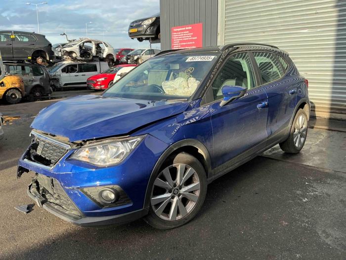 Seat Arona 1.0 TSI 12V Skrotfordon (2021, BLAUW)