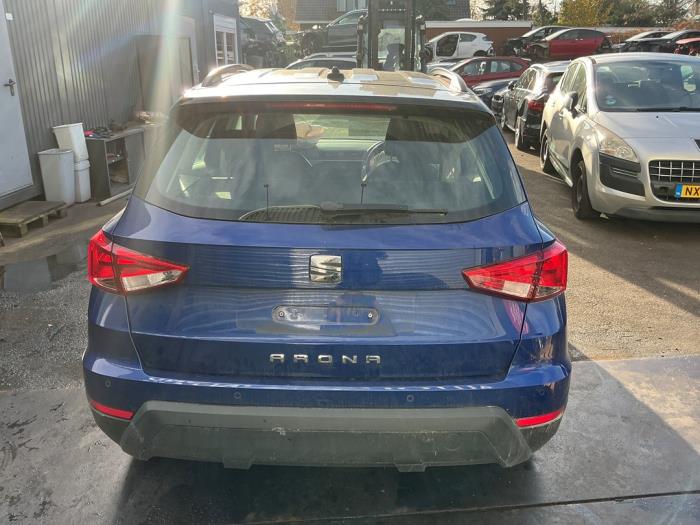 Seat Arona 1.0 TSI 12V Skrotfordon (2021, BLAUW)